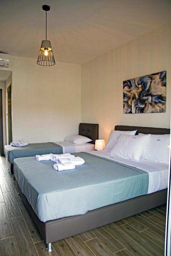 Aelia Luxury Apartments Nikíti Kültér fotó