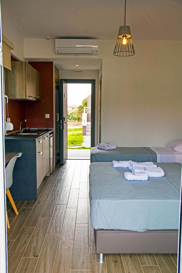 Aelia Luxury Apartments Nikíti Kültér fotó