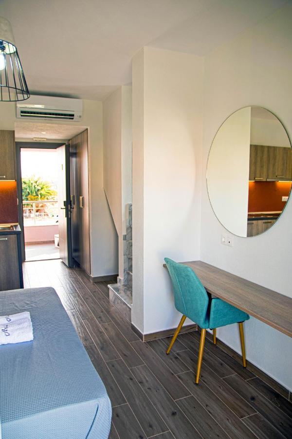 Aelia Luxury Apartments Nikíti Kültér fotó