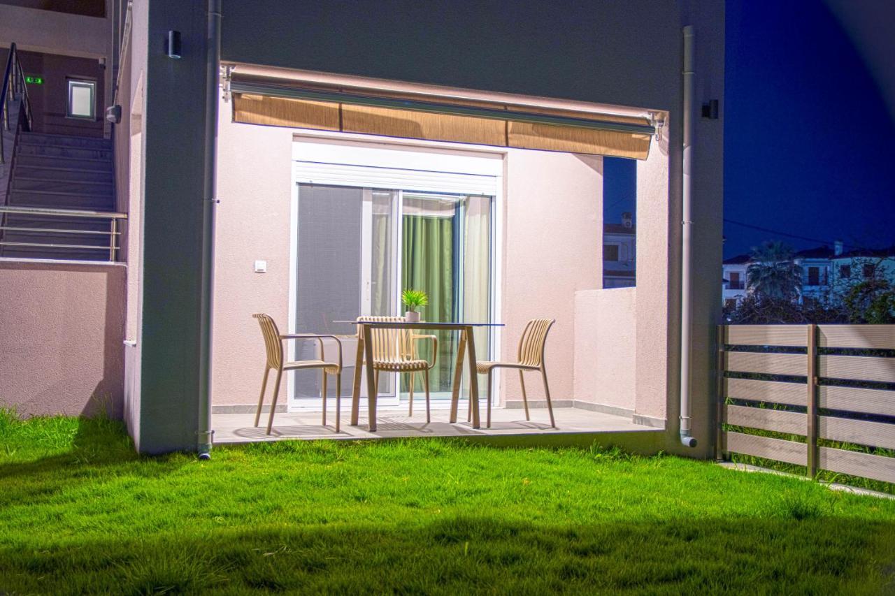 Aelia Luxury Apartments Nikíti Kültér fotó